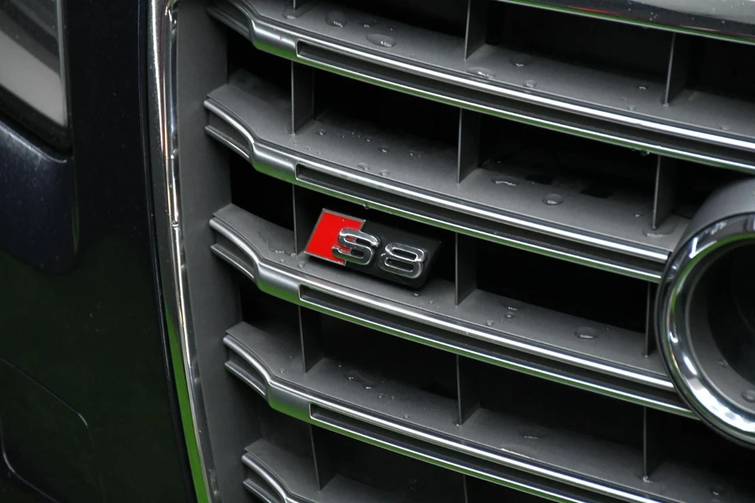 2013 Audi D4 S8 - Image 7 of 21