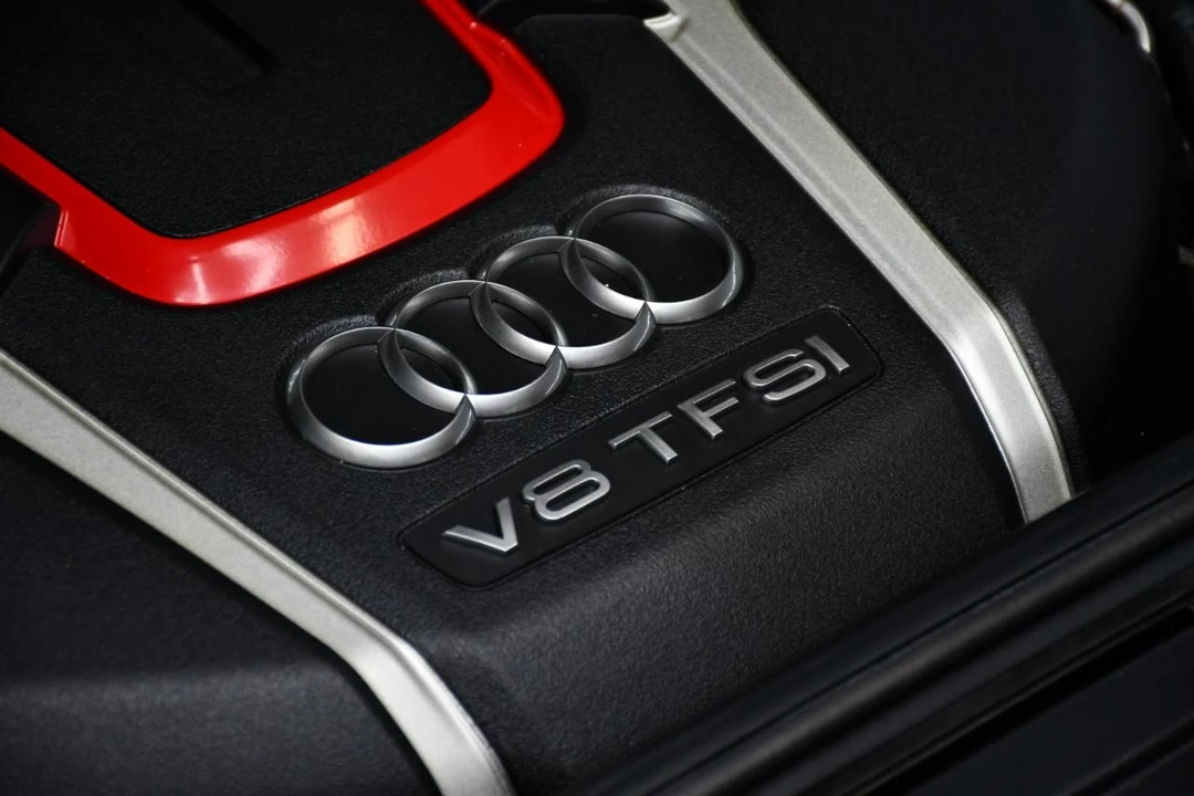 2013 Audi D4 S8 - Image 13 of 21