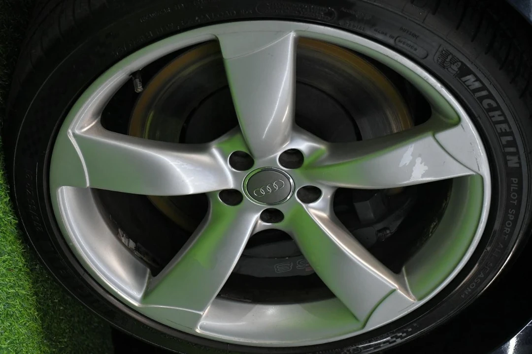 2013 Audi D4 S8 - Image 8 of 21