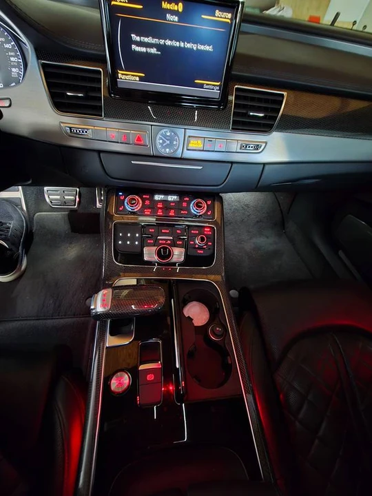 2013 Audi D4 S8 - Image 9 of 11