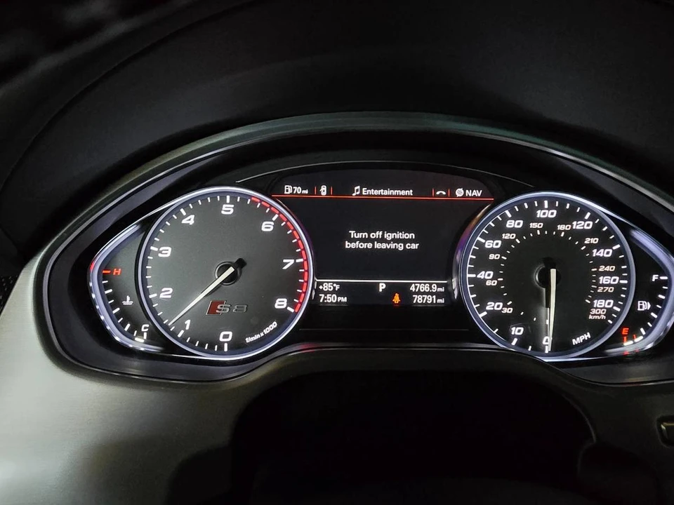 2013 Audi D4 S8 - Image 7 of 11