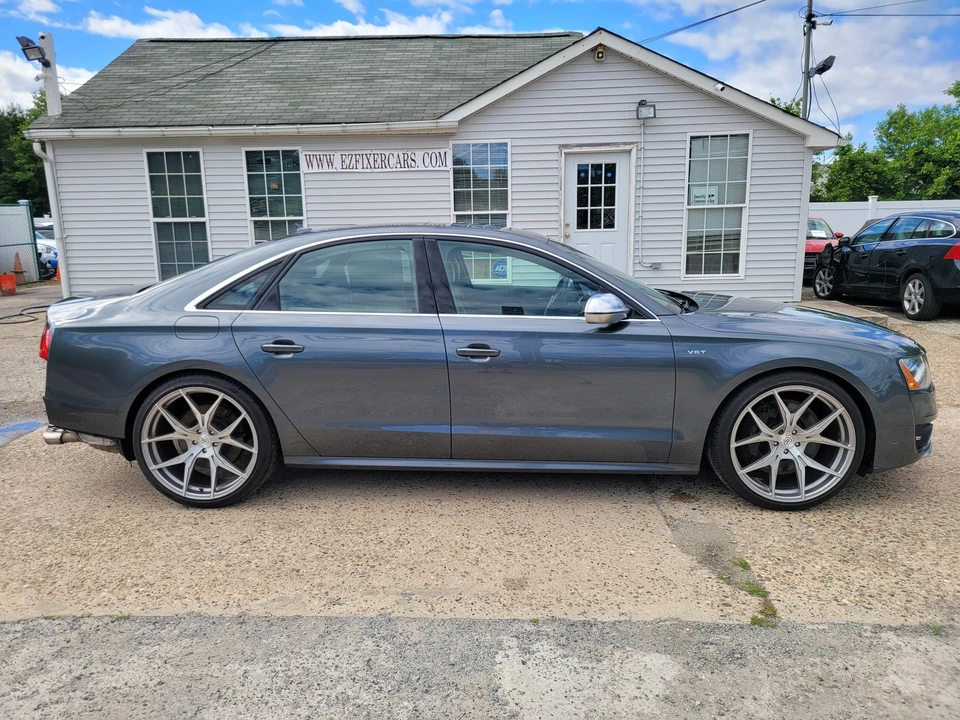 2013 Audi D4 S8 - Image 6 of 31