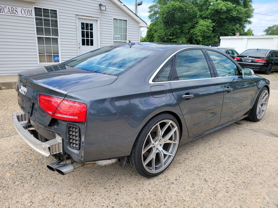 2013 Audi D4 S8 - Image 5 of 31