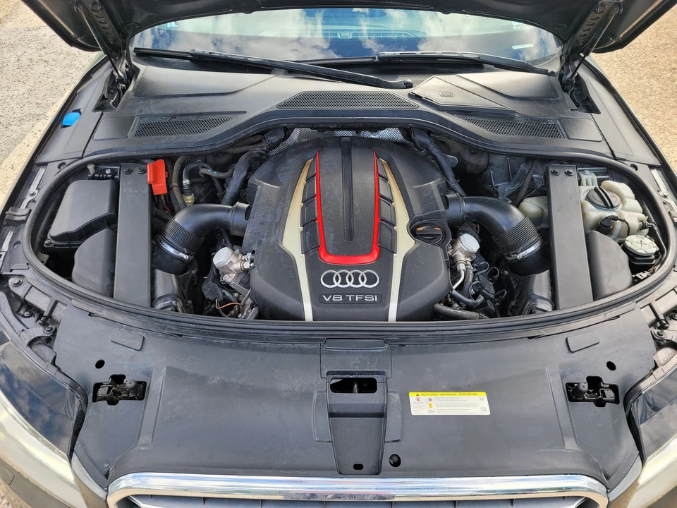 2013 Audi D4 S8 - Image 10 of 31