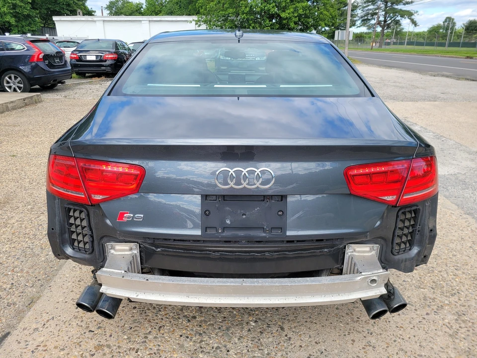 2013 Audi D4 S8 - Image 4 of 31