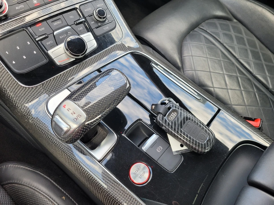 2013 Audi D4 S8 - Image 25 of 31