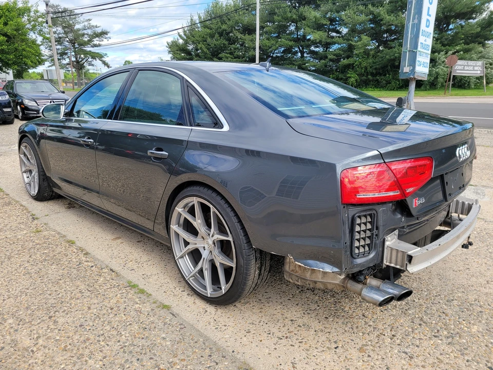 2013 Audi D4 S8 - Image 3 of 31