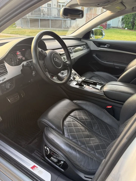 2013 Audi D4 S8 - Image 14 of 20