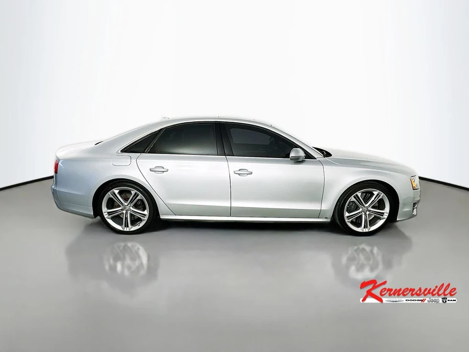 2013 Audi D4 S8 - Image 8 of 24