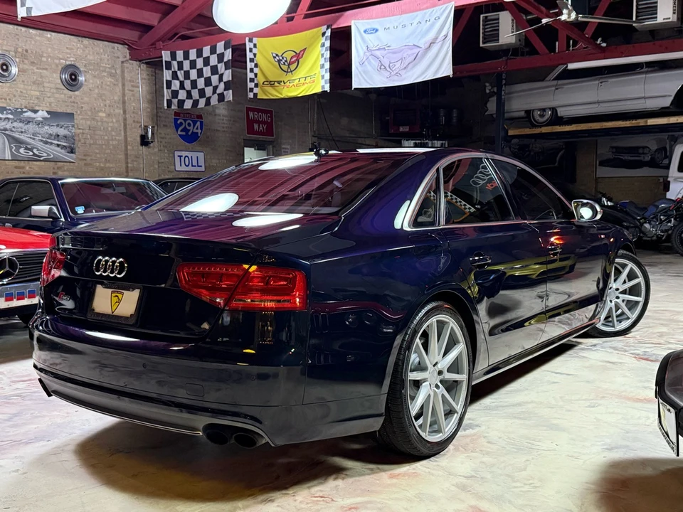 2013 Audi D4 S8 - Image 4 of 21