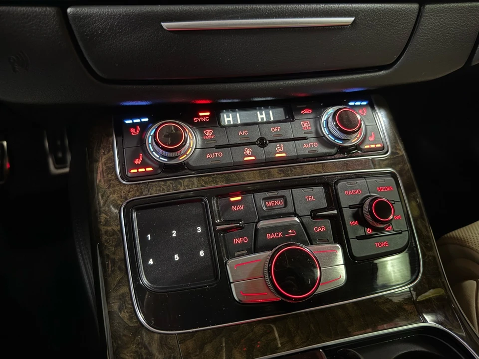 2013 Audi D4 S8 - Image 20 of 21