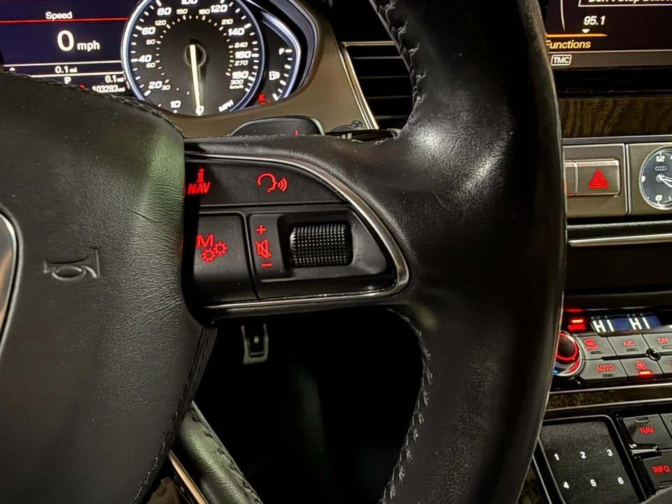 2013 Audi D4 S8 - Image 14 of 21