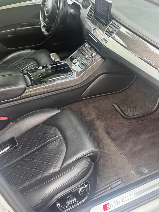 2013 Audi D4 S8 - Image 10 of 13