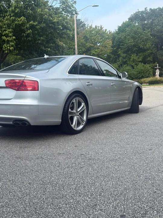 2013 Audi D4 S8 - Image 2 of 13