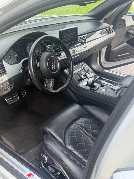 2013 Audi D4 S8 - Image 8 of 13