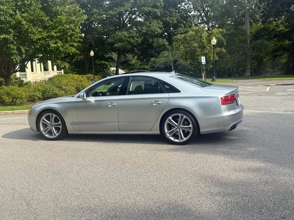 2013 Audi D4 S8 - Image 6 of 13
