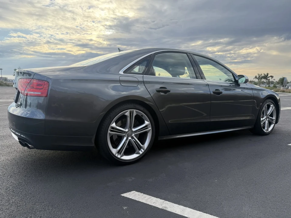 2013 Audi D4 S8 - Image 6 of 21
