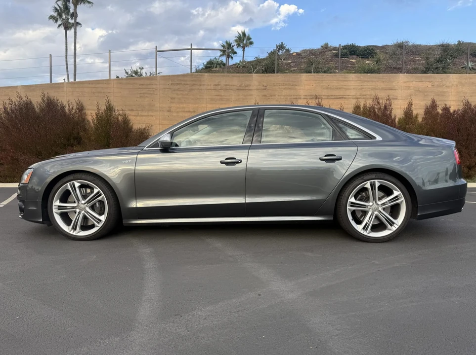 2013 Audi D4 S8 - Image 3 of 21