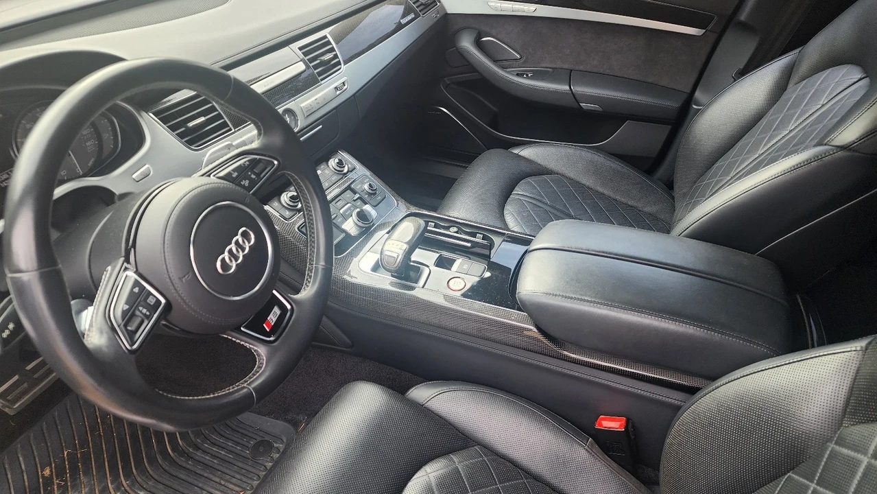 2013 Audi D4 S8 - Image 10 of 20