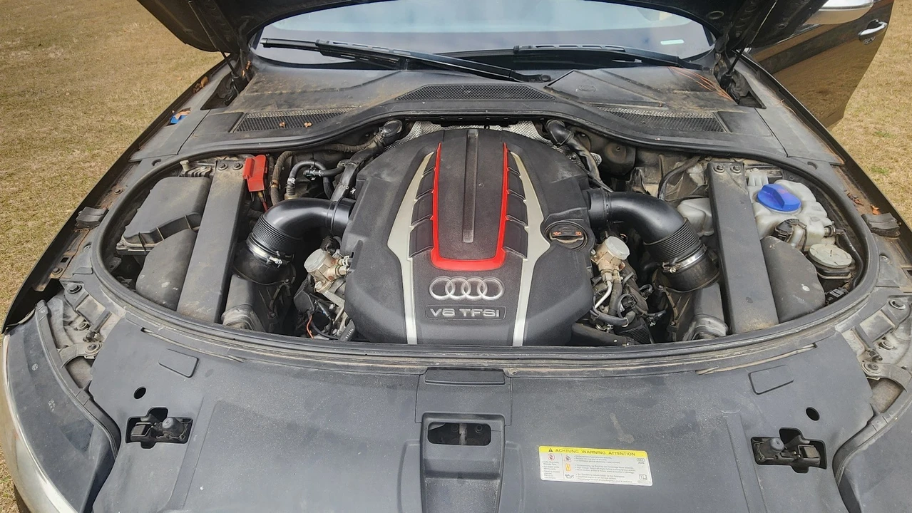 2013 Audi D4 S8 - Image 19 of 20