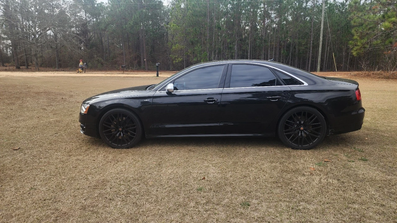 2013 Audi D4 S8 - Image 2 of 20
