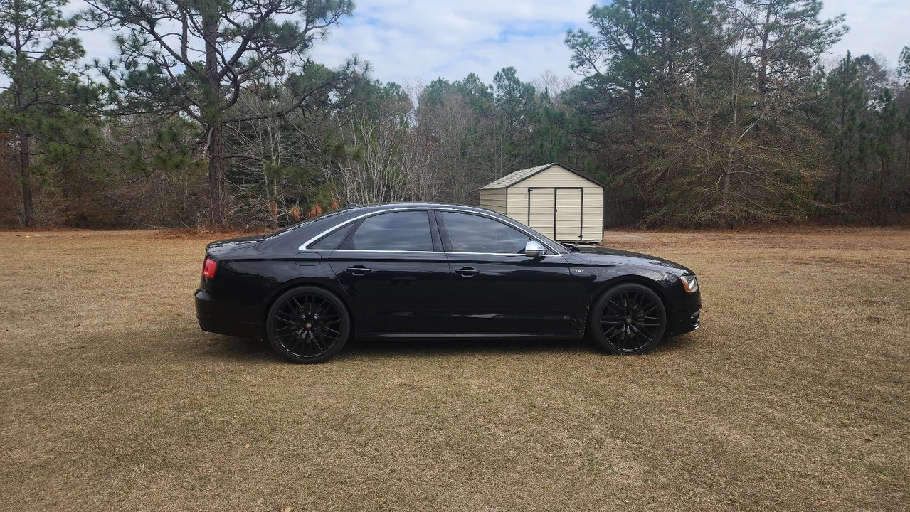 2013 Audi D4 S8 - Image 4 of 20