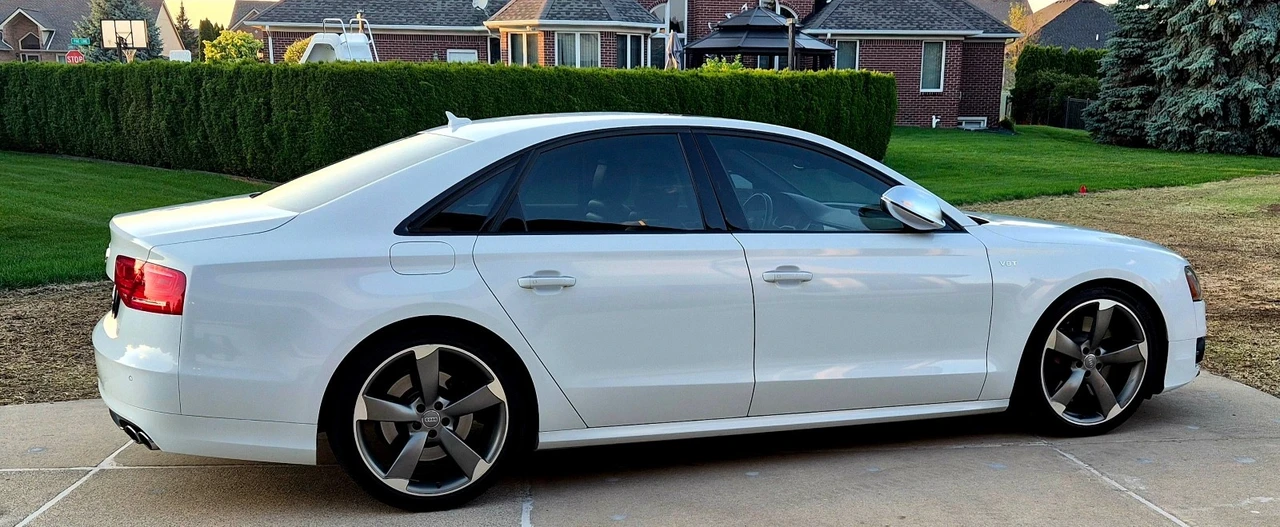 2013 Audi D4 S8 - Image 26 of 31
