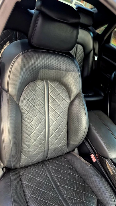 2013 Audi D4 S8 - Image 14 of 31