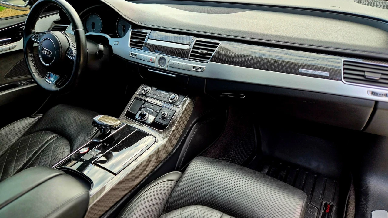 2013 Audi D4 S8 - Image 21 of 31