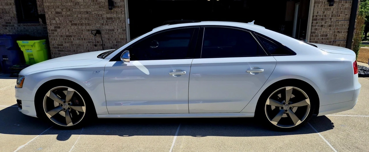 2013 Audi D4 S8 - Image 5 of 31