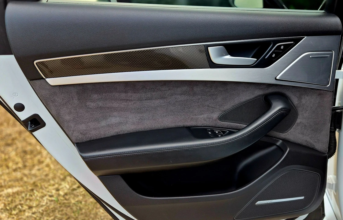 2013 Audi D4 S8 - Image 27 of 31