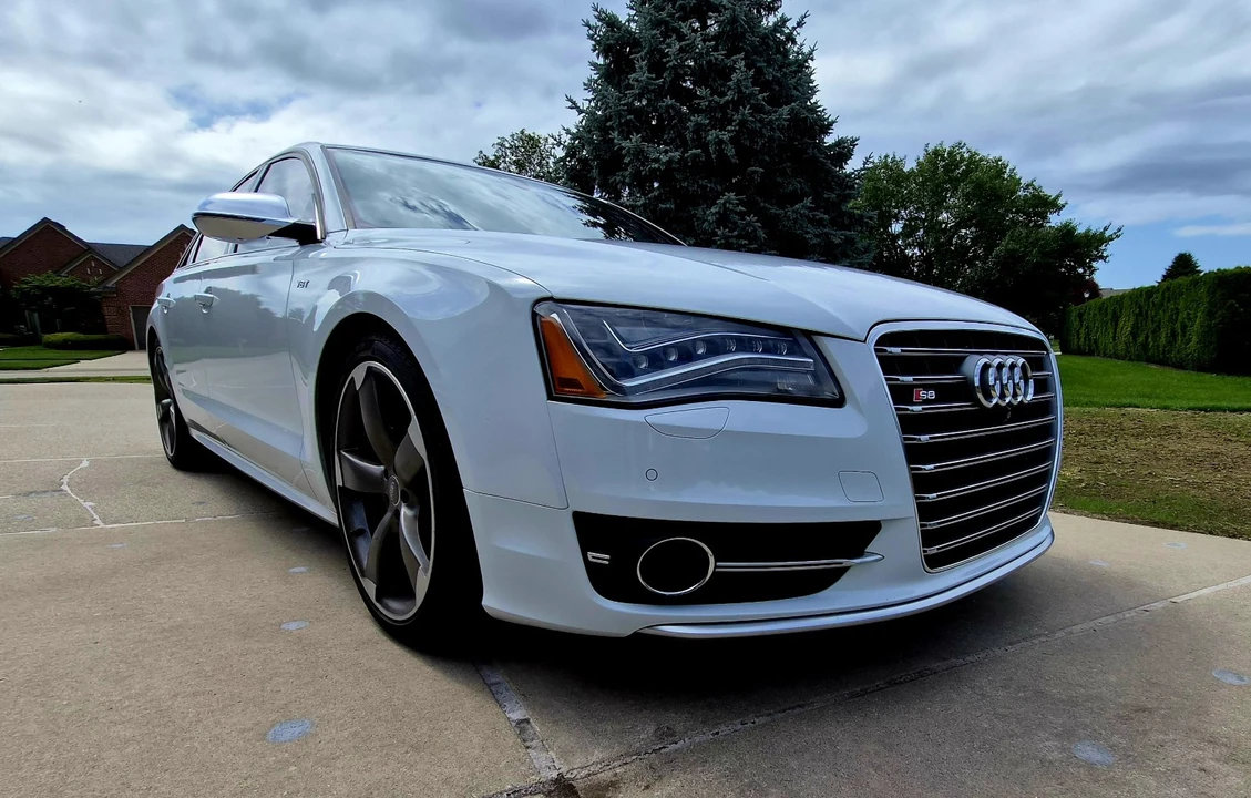 2013 Audi D4 S8 - Image 11 of 31