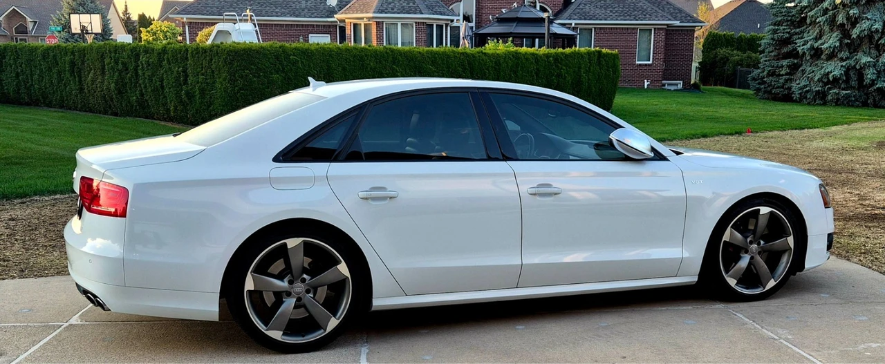 2013 Audi D4 S8 - Image 2 of 31