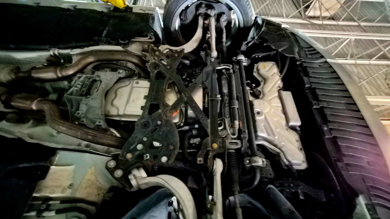 2013 Audi D4 S8 - Image 14 of 31