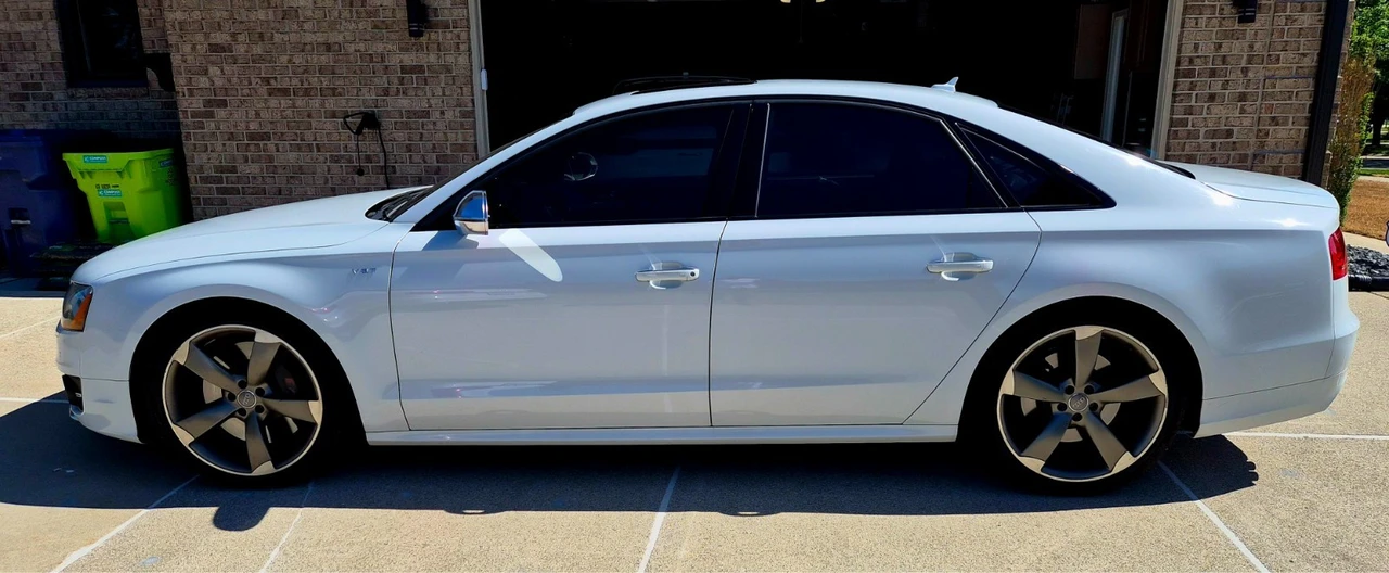 2013 Audi D4 S8 - Image 9 of 31