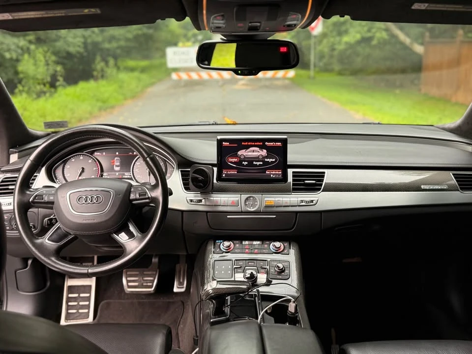 2013 Audi D4 S8 - Image 10 of 14