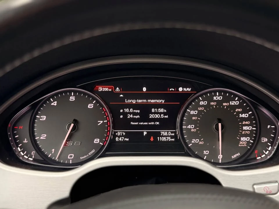 2013 Audi D4 S8 - Image 9 of 14