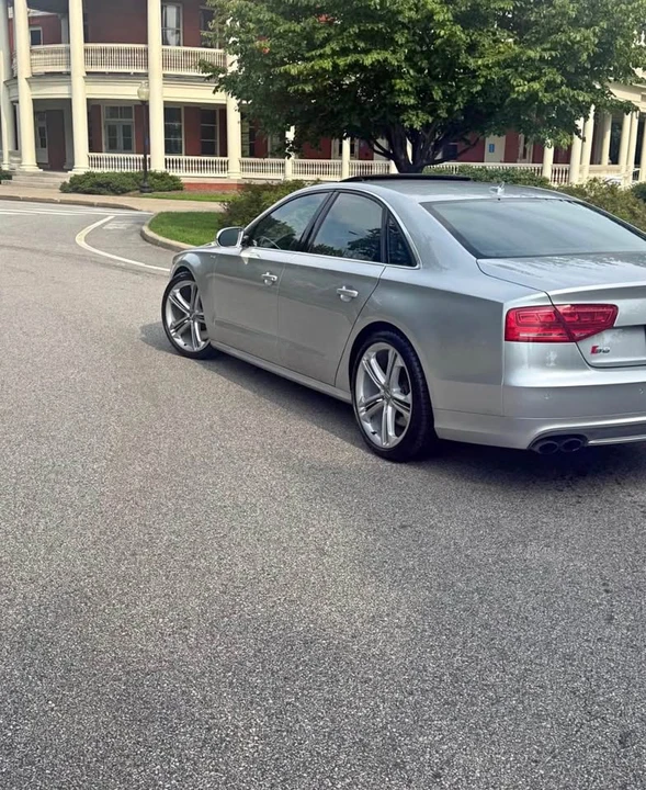 2013 Audi D4 S8 - Image 2 of 10