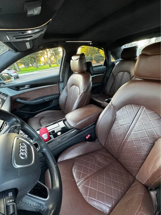 2013 Audi D4 S8 - Image 8 of 10