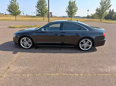 2013 Audi S8 Quattro Sedan 4D