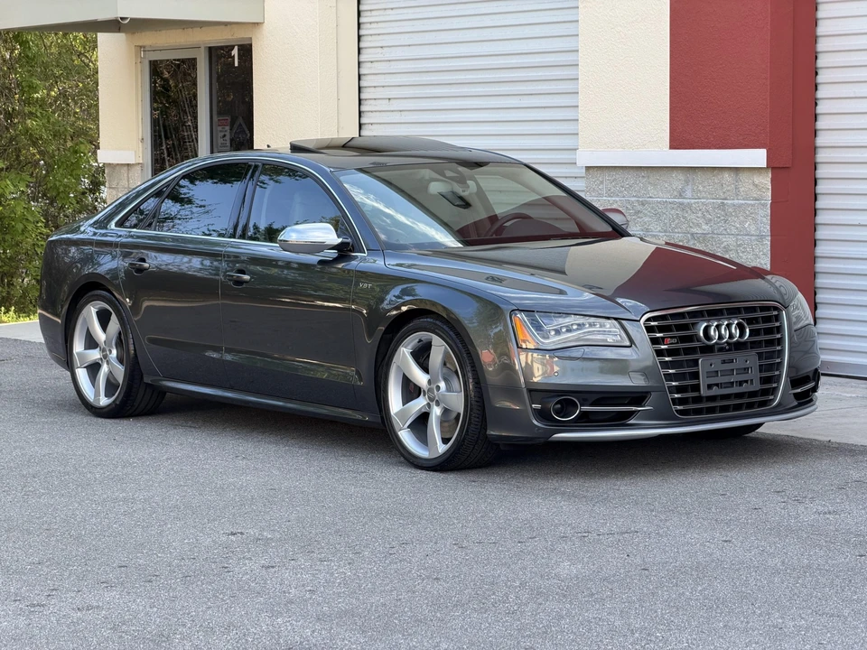 2013 Audi D4 S8 - Image 20 of 31
