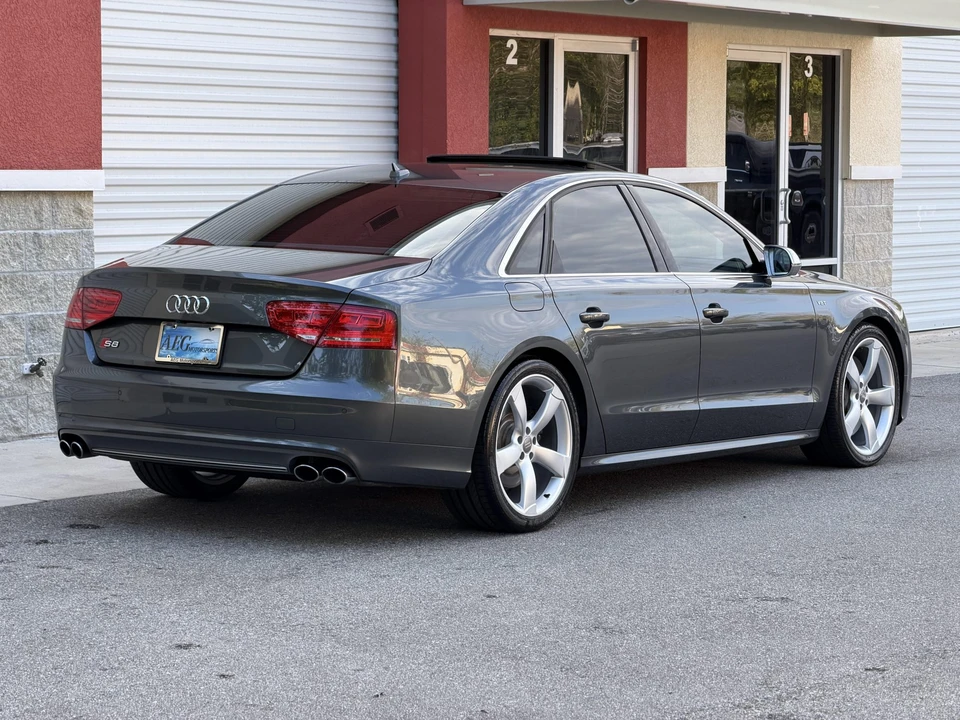 2013 Audi D4 S8 - Image 13 of 31