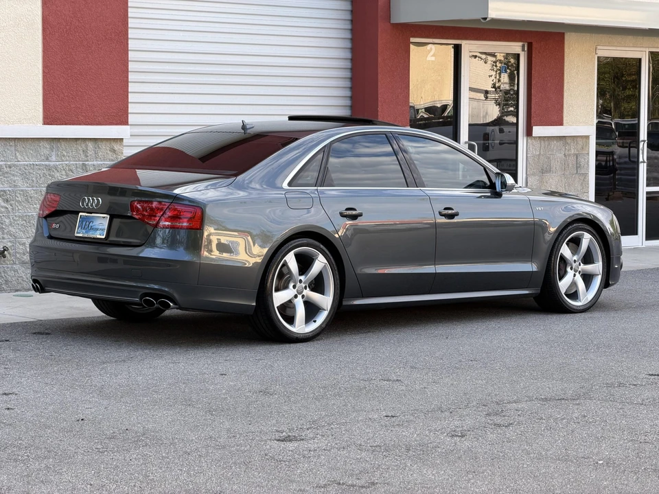 2013 Audi D4 S8 - Image 14 of 31