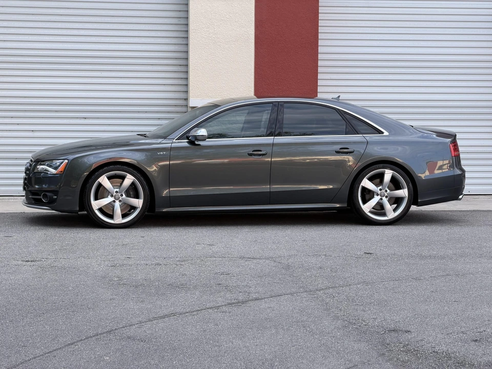 2013 Audi D4 S8 - Image 6 of 31