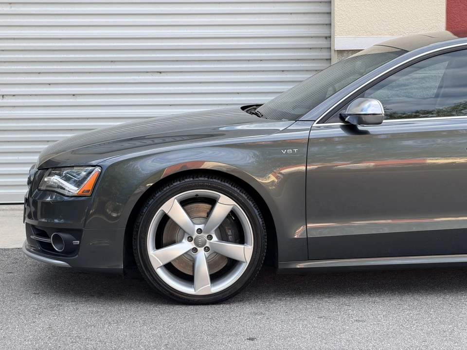 2013 Audi D4 S8 - Image 26 of 31