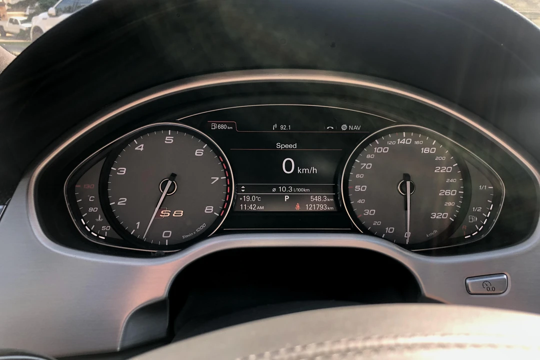 2013 Audi D4 S8 - Image 13 of 13