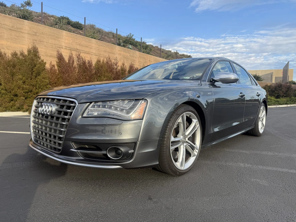 2013 Audi D4 S8 - Image 3 of 31