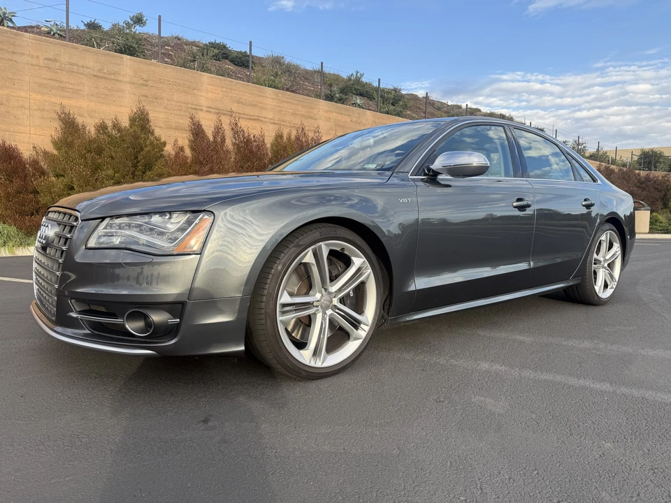 2013 Audi D4 S8 - Image 6 of 31