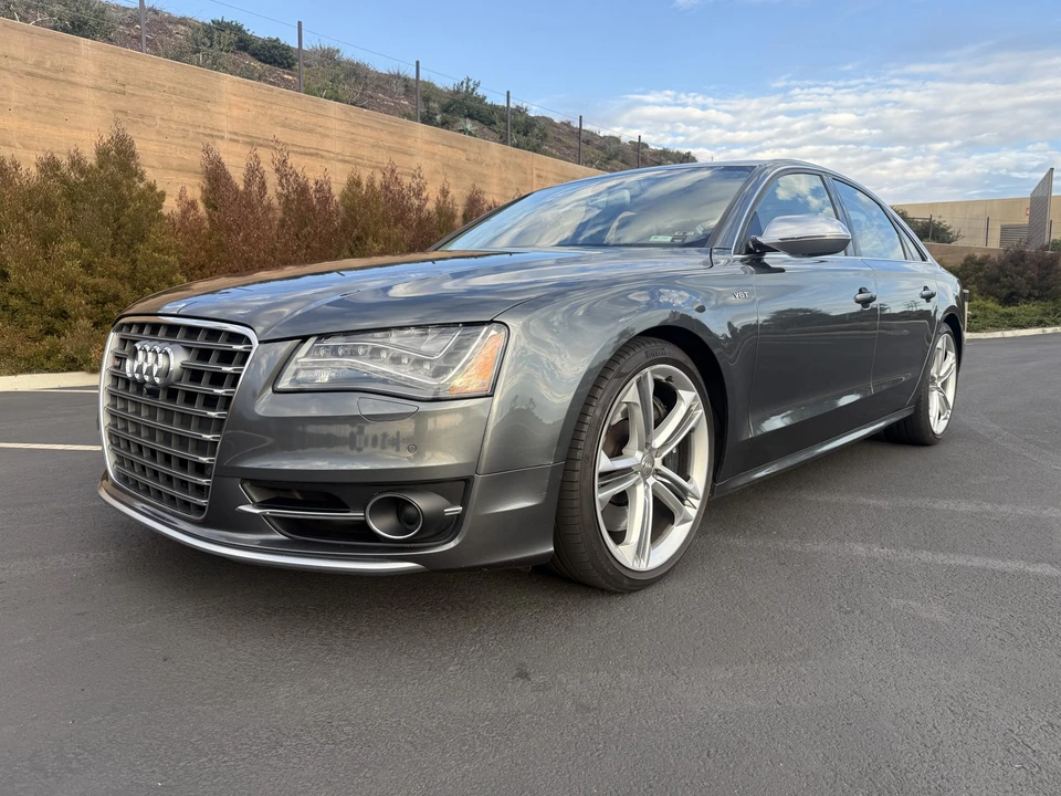 2013 Audi D4 S8 - Image 4 of 31