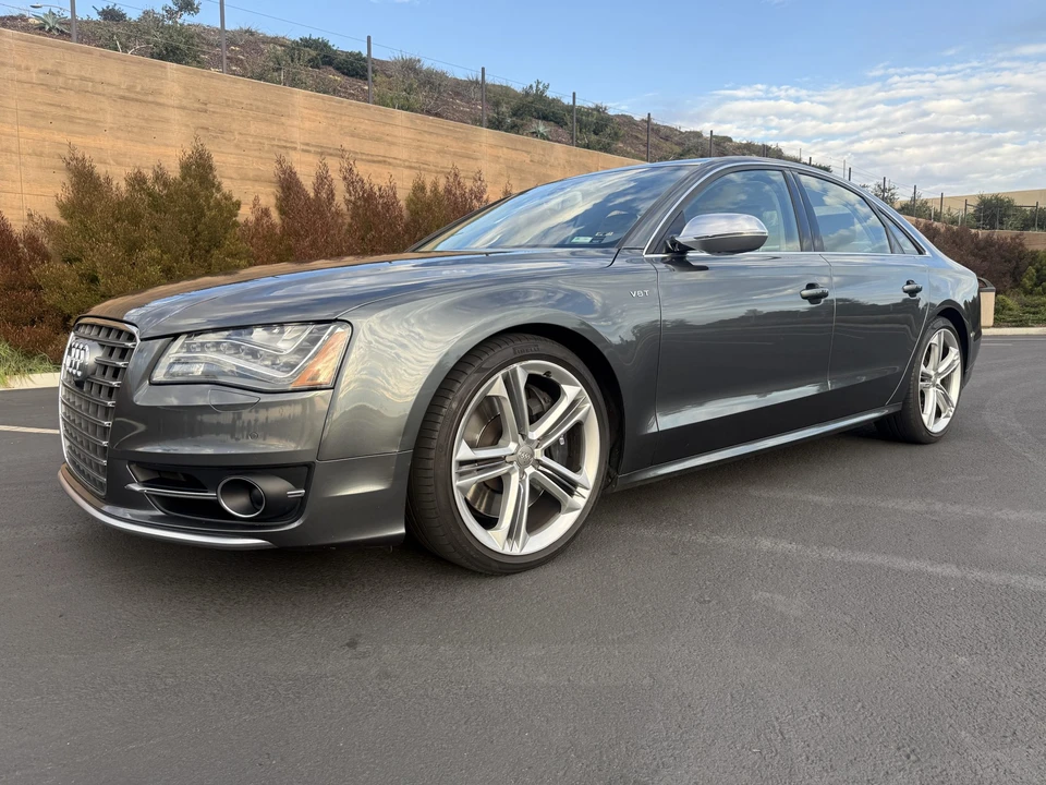 2013 Audi D4 S8 - Image 5 of 31